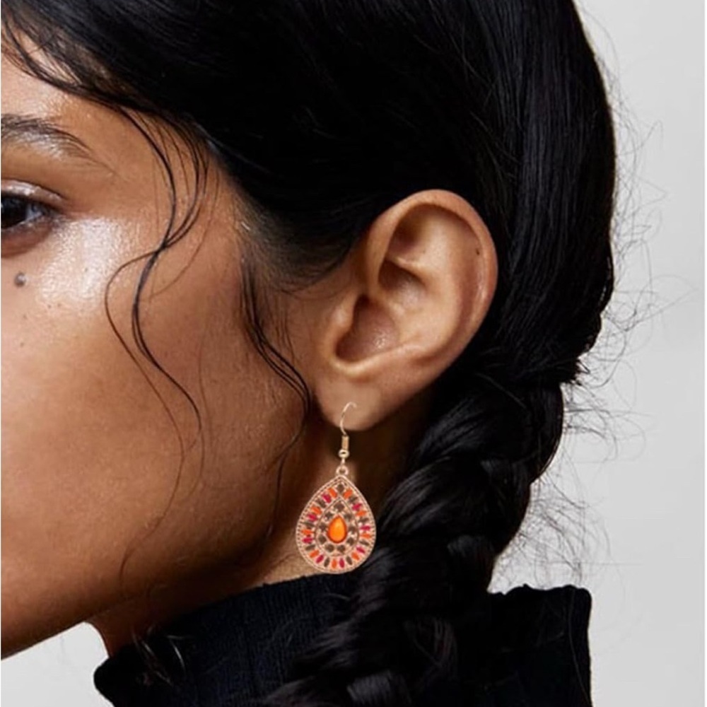 Vintage Fashion Earrings -pierced
(New)